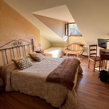 Posada De Villacarriedo ภายนอก รูปภาพ